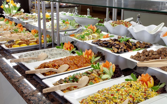 Nếu bạn cứ mê 3 thứ này khi đi ăn buffet sẽ khiến người bán hàng mừng thầm vì đỡ tốn