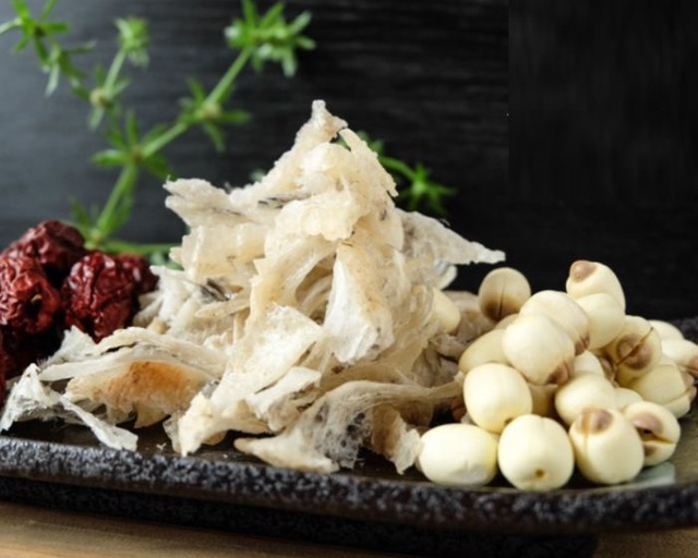 Để tránh bỏ tiền triệu mua yến sào nhưng rước về thạch rau câu, người tiêu dùng thông thái cần phân biệt hàng xịn bằng kinh nghiệm của chủ nhà yến chuyên nghiệp này - Ảnh 4. Để tránh bỏ tiền triệu mua yến sào nhưng rước về thạch rau câu, người tiêu dùng thông thái cần phân biệt hàng xịn bằng kinh nghiệm của chủ nhà yến chuyên nghiệp này - Ảnh 4.