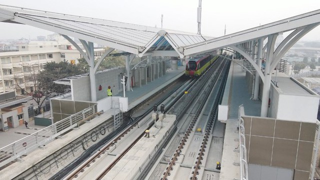 Lộ diện tàu metro Nhổn - ga Hà Nội lăn bánh - Ảnh 8.