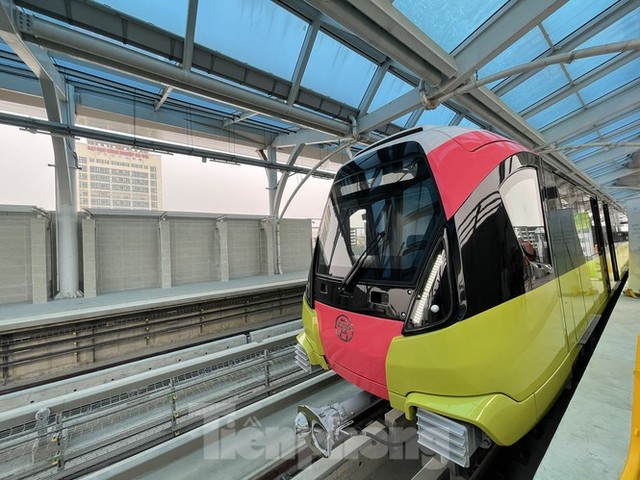 Nội thất hiện đại của tàu tuyến metro Nhổn - ga Hà Nội - Ảnh 1.
