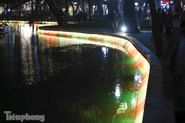 See Hoan Kiem lake sparkling, magical at night - Photo 2.
