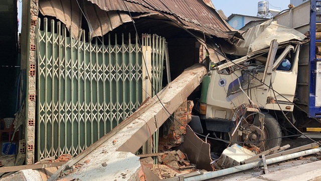  CLIP: Tai nạn kinh hoàng ở Biên Hòa, người và xe nằm la liệt  - Ảnh 13.