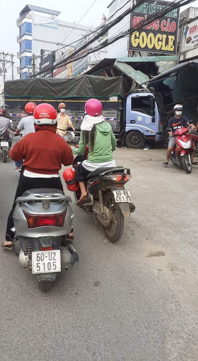  CLIP: Tai nạn kinh hoàng ở Biên Hòa, người và xe nằm la liệt  - Ảnh 6.