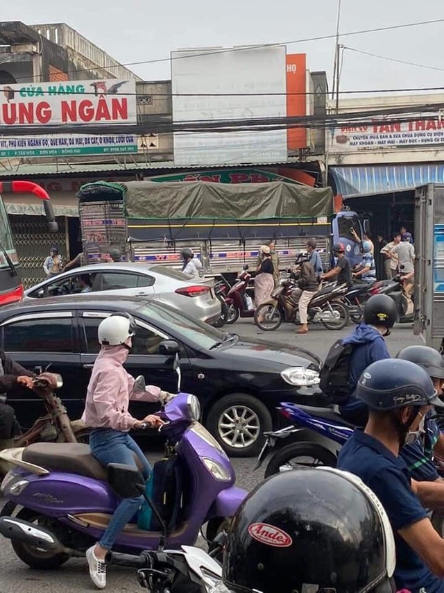  CLIP: Tai nạn kinh hoàng ở Biên Hòa, người và xe nằm la liệt  - Ảnh 10.