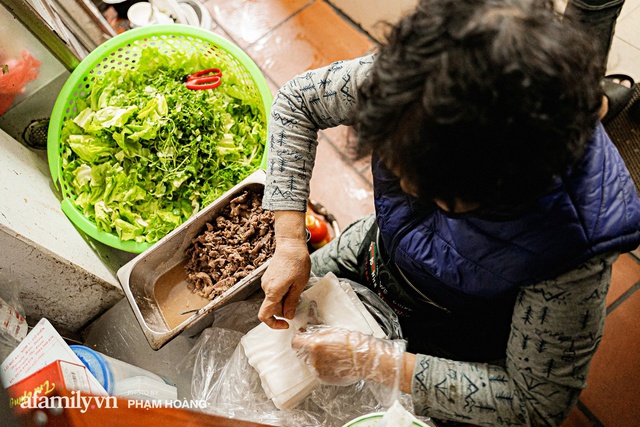 Back to the old village of Ngu Xa to find the mother of pho roll - just born 20 years old, but now it has become a culinary quintessence internationally famous - Photo 4.