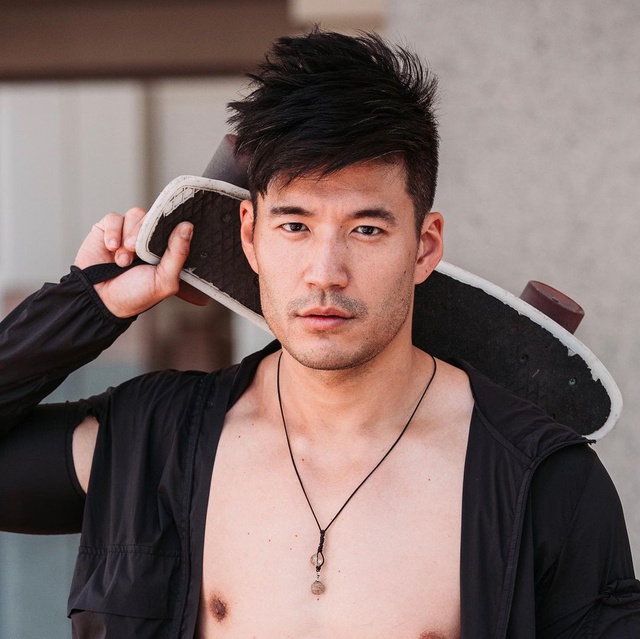 Nam chính trong chuỗi TV show về giới siêu giàu của Netflix là ai: Người từng rơi xuống đáy xã hội lột xác, bước vào giới thượng lưu với khối tài sản khổng lồ - Ảnh 3. Nam chính trong chuỗi TV show về giới siêu giàu của Netflix là ai: Người từng rơi xuống đáy xã hội lột xác, bước vào giới thượng lưu với khối tài sản khổng lồ - Ảnh 3.