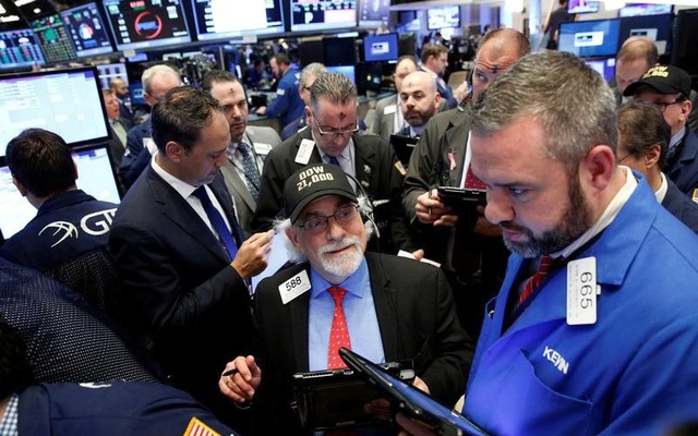 Phố Wall đồng loạt hồi phục sau phiên bán tháo, Dow Jones tăng 300 điểm