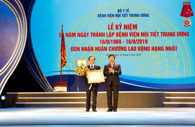 Gặp mặt vị bác sĩ đặt dấu ấn Việt trên bản đồ y khoa thế giới - Ảnh 8.