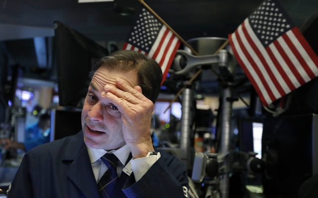 Tình trạng đầu cơ bao trùm Phố Wall, Dow Jones rớt hơn 600 điểm, chứng kiến tuần tồi tệ nhất kể từ tháng 10