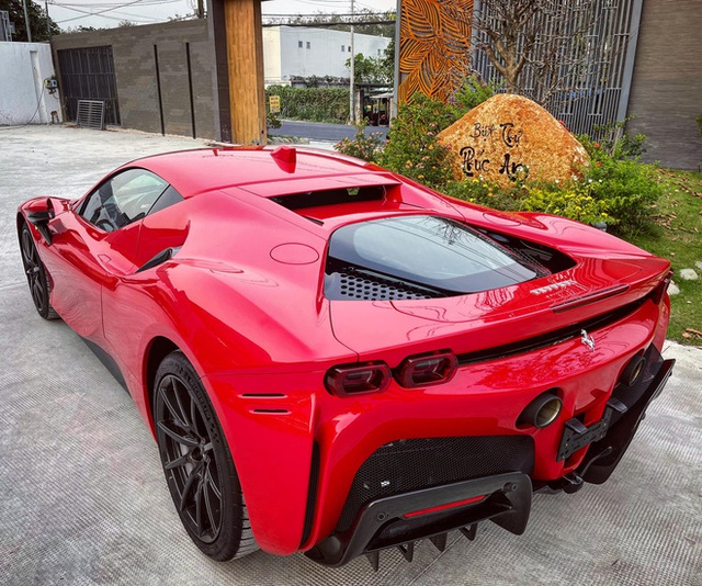 Đại gia kinh doanh hoa lan ở Sài Gòn vung tiền tậu Ferrari SF90 Stradale đầu tiên Đông Nam Á - Ảnh 1.