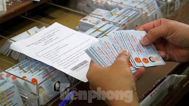 Ngày đầu tiên năm mới cấp thẻ căn cước gắn chíp điện tử cho nhân dân Thủ đô Hà Nội - Ảnh 13.