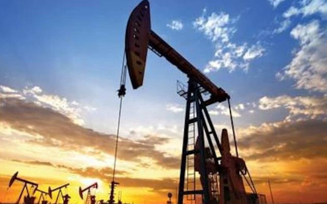 Giá dầu vọt lên cao nhất gần 1 năm do OPEC+ có thể tiếp tục kiềm chế sản lượng trong tháng 2
