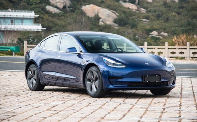 Xe điện Tesla vừa mở hàng tại Trung Quốc đã bán đắt như tôm tươi, 100.000 đơn chốt chỉ trong vòng vài tiếng
