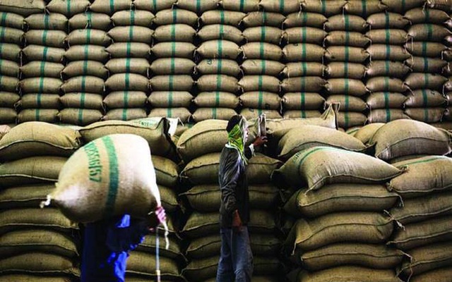 Rắc rối trên thị trường gạo thế giới khi việc vận chuyển từ Ấn Độ chậm trễ đúng lúc nhu cầu tăng mạnh