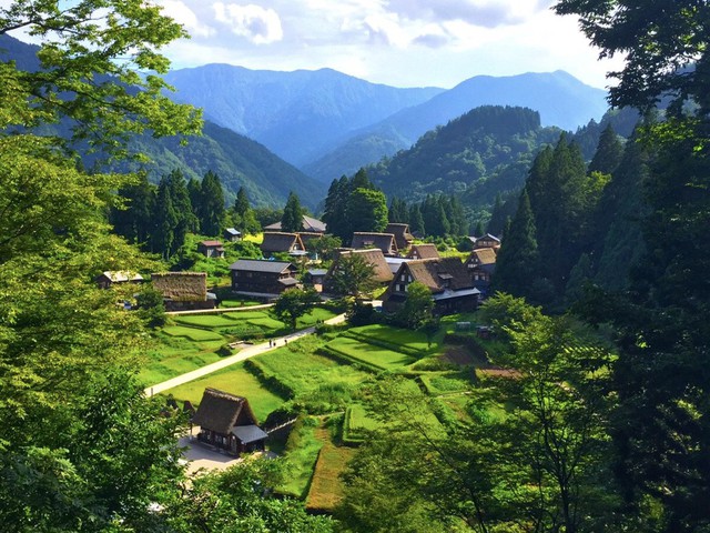 Ngẩn ngơ trước sự quyến rũ của những ngôi nhà mái dốc thuộc ngôi làng đẹp nhất Nhật Bản - Ảnh 34.