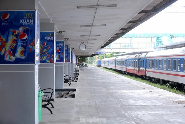 Ngày đầu tiên Ga Hà Nội mở bán vé trở lại các tuyến tàu Bắc - Nam - Ảnh 10.
