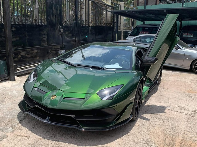 Ông trùm chuỗi nhà thuốc lớn nhất Việt Nam sắm Lamborghini Aventador SVJ, đặc biệt có sở thích đua xe - Ảnh 6.