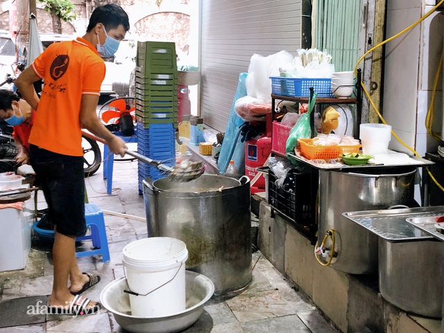 “Ơn giời” bát Phở sáng được ăn tại chỗ nóng hổi sau nhiều ngày xa cách là đây!! - Ảnh 10.