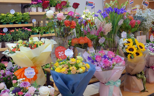 Sau nhiều tháng ế ẩm vì COVID-19, hoa Đà Lạt tăng giá mạnh trước ngày Phụ nữ Việt Nam