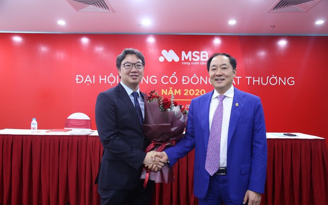 Ông Trần Anh Tuấn, chủ tịch MSB (bên phải)