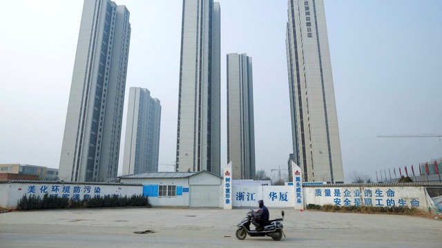 Economist: Khủng hoảng bất động sản sẽ khiến mô hình tăng trưởng kinh tế của Trung Quốc sụp đổ  - Ảnh 2.