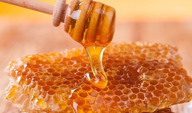 Không phải mật ong, đây mới là thứ được lấy ra từ tổ ong vừa giúp trị bệnh lại làm đẹp vô cùng hiệu quả mà nhiều người không hay biết - Ảnh 7.