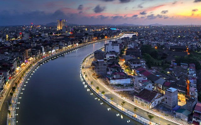 Hải Phòng là một trong những thành phố đang phát triển nhanh chóng tại Việt Nam, và hình ảnh về tăng trưởng kinh tế Hải Phòng trong bức ảnh sẽ làm bạn cảm thấy hứng khởi và đầy hy vọng cho tương lai.