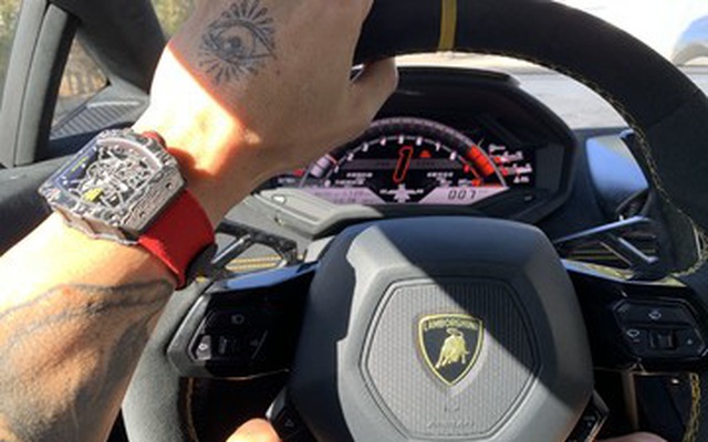 Lý do giới nhà giàu thường thích 'combo xa xỉ': Ngồi Lamborghini, đeo Richard Mille