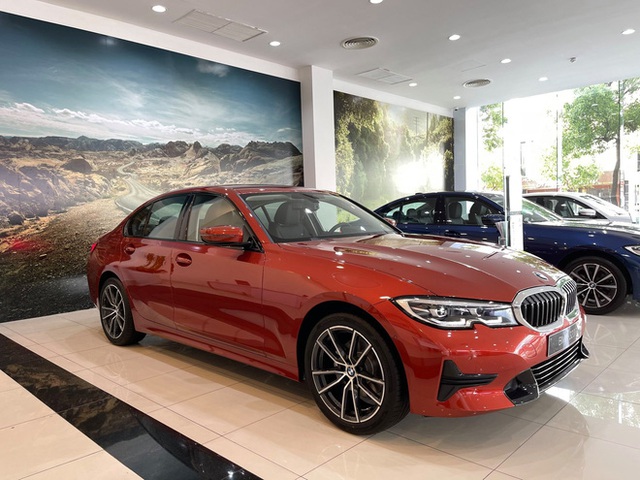 BMW 3-Series giảm giá kỷ lục 222 triệu đồng tại đại lý: Bản tiêu chuẩn chỉ hơn 1,6 tỷ đồng, quyết đấu Mercedes-Benz C-Class - Ảnh 5.