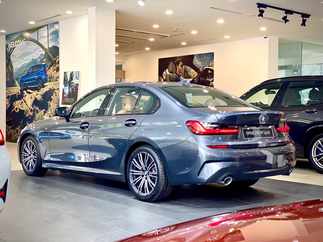 BMW 3-Series giảm giá kỷ lục 222 triệu đồng tại đại lý: Bản tiêu chuẩn chỉ hơn 1,6 tỷ đồng, quyết đấu Mercedes-Benz C-Class - Ảnh 9.