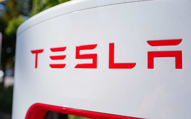 Vốn hoá Tesla lần đầu tiên cán mốc 1 nghìn tỷ USD