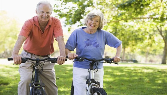 Người trên 50 tuổi đi bộ mỗi ngày có còn lý tưởng không hay là chỉ đẩy nhanh quá trình lão hóa? Bác sĩ ĐH Y gợi ý 5 bài tập phù hợp với người cao tuổi - Ảnh 3.