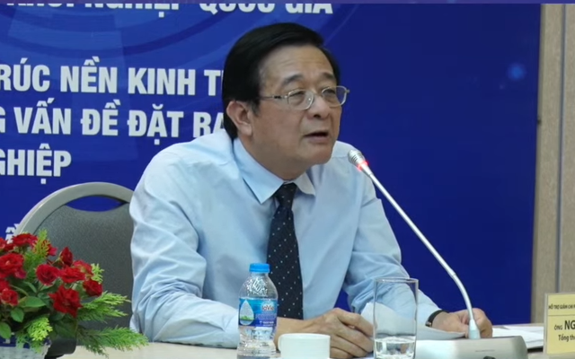 Ông Nguyễn Quốc Hùng, Tổng thư ký Hiệp hội Ngân hàng tại Diễn đàn "Hỗ trợ giảm chi phí cho doanh nghiệp phục hồi sản xuất, kinh doanh" do Tạp chí Diễn đàn doanh nghiệp tổ chức.
