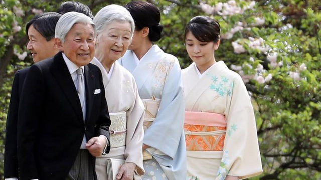Công chúa Nhật đối mặt với 1 mối nguy lớn sau khi bị xóa tên khỏi gia phả hoàng tộc, đặc biệt nếu cùng chồng chuyển tới Mỹ - Ảnh 1.