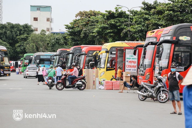 Những hình ảnh không ngờ tại bến xe lớn nhất trung tâm TP.HCM sau 2 tuần hoạt động trở lại - Ảnh 17.