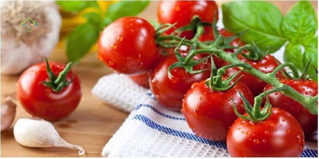 Cà chua có cả tác dụng ngừa ung thư nhưng không nên ăn với thực phẩm này để tránh ngộ độc, mất dinh dưỡng - Ảnh 1.