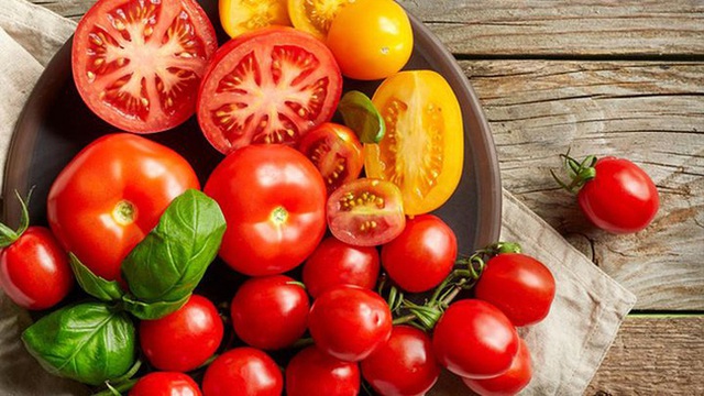 Cà chua có cả tác dụng ngừa ung thư nhưng không nên ăn với thực phẩm này để tránh ngộ độc, mất dinh dưỡng - Ảnh 2.
