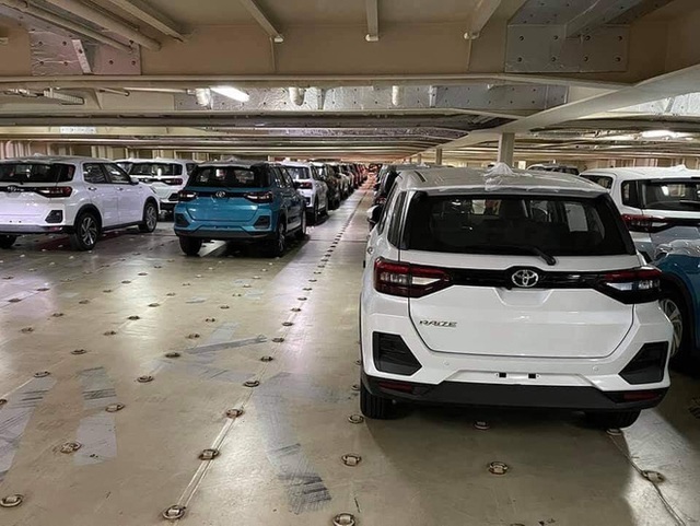 Lô hàng Toyota Raize đầu tiên về Việt Nam: Mỗi đại lý 4-5 xe, dễ khan hàng trước dịp Tết Nguyên đán - Ảnh 5.