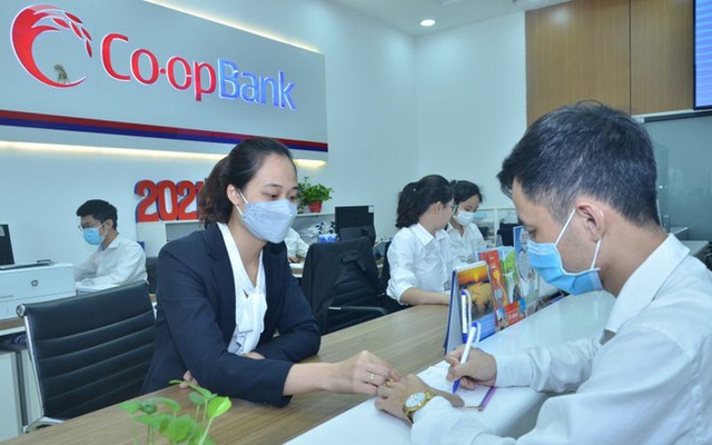 Ảnh minh hoạ: Giao dịch tại Ngân hàng Hợp tác xã Việt Nam - Co-opBank