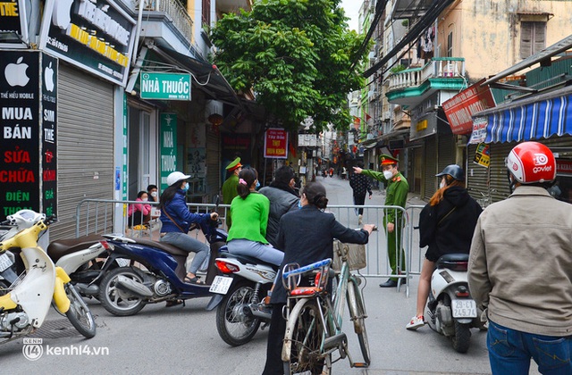Hà Nội: Ổ dịch Covid-19 mới nhất tăng lên 57 ca, đề nghị nâng cấp độ dịch nguy cơ rất cao đối với một tổ dân phố - Ảnh 1. Hà Nội: Ổ dịch Covid-19 mới nhất tăng lên 57 ca, đề nghị nâng cấp độ dịch nguy cơ rất cao đối với một tổ dân phố - Ảnh 1.