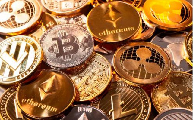 Bitcoin gần chạm 70.000 USD do lạm phát bùng nổ