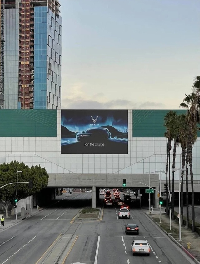 Ảnh nóng gian hàng VinFast tại Los Angeles Auto Show 2021: Thi công từ tuần trước, poster quảng cáo đặt ở vị trí đắt đỏ - Ảnh 8.