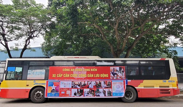  Cấp Căn cước công dân gắn chíp trên xe buýt tại Hà Nội  - Ảnh 1.