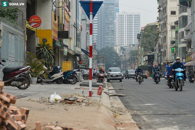 Hình ảnh mới nhất trên đường Vũ Trọng Phụng, dân thoát cảnh bụi bay cuồn cuộn như sa mạc - Ảnh 4.