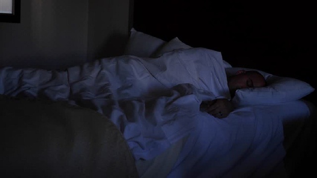 6 sai lầm trong cách sắp xếp phòng ngủ có thể khiến bạn bị chứng mất ngủ thường xuyên - Ảnh 4.