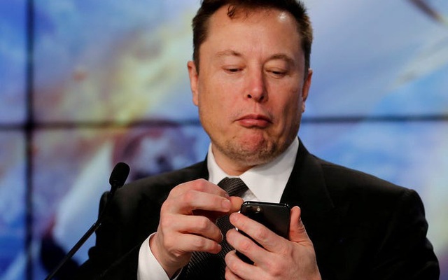 "Miệt mài" bán cổ phiếu Tesla, Elon Musk vẫn mới đi được nửa đường trong hành trình thực hiện lời hứa