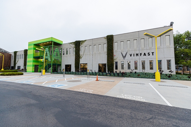 VinFast  chính thức ra mắt trụ sở tại Mỹ - Ảnh 1.