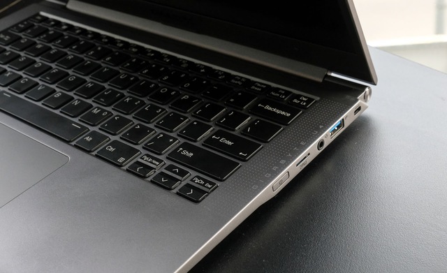 Mẫu laptop mới ra mắt này có giá phân nửa MacBook nhưng sở hữu nhiều tính năng xịn sò - Ảnh 3.