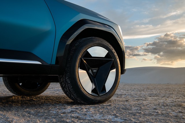 Kia vén màn SUV chạy điện cỡ lớn EV9 Concept, sẽ đối đầu VinFast VF e36 - Ảnh 2.