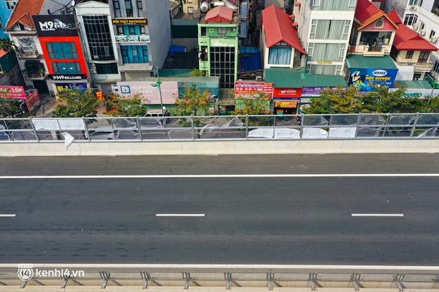 Cận cảnh 4.500 tấm chống ồn trên tuyến đường cao tốc đẹp nhất Hà Nội - Ảnh 3.